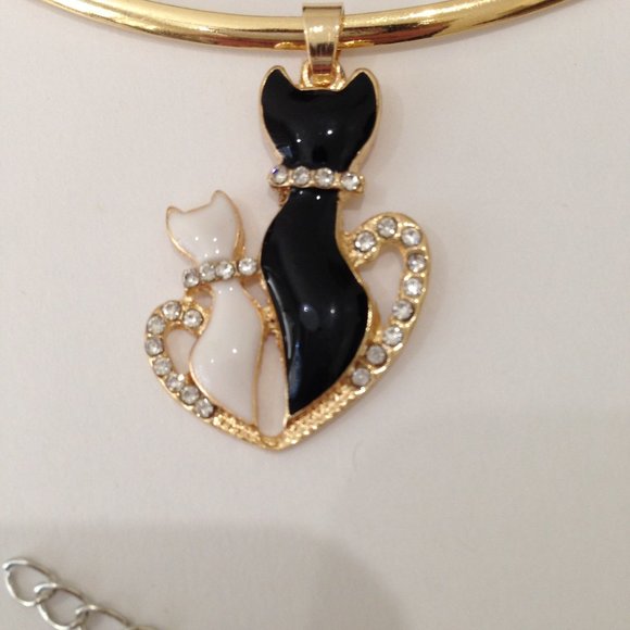 Goldtone Choker With Cat Pendant - Picture 3 of 3